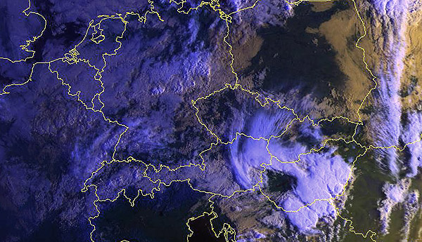 Situace rno ped zatmnm, NOAA 12